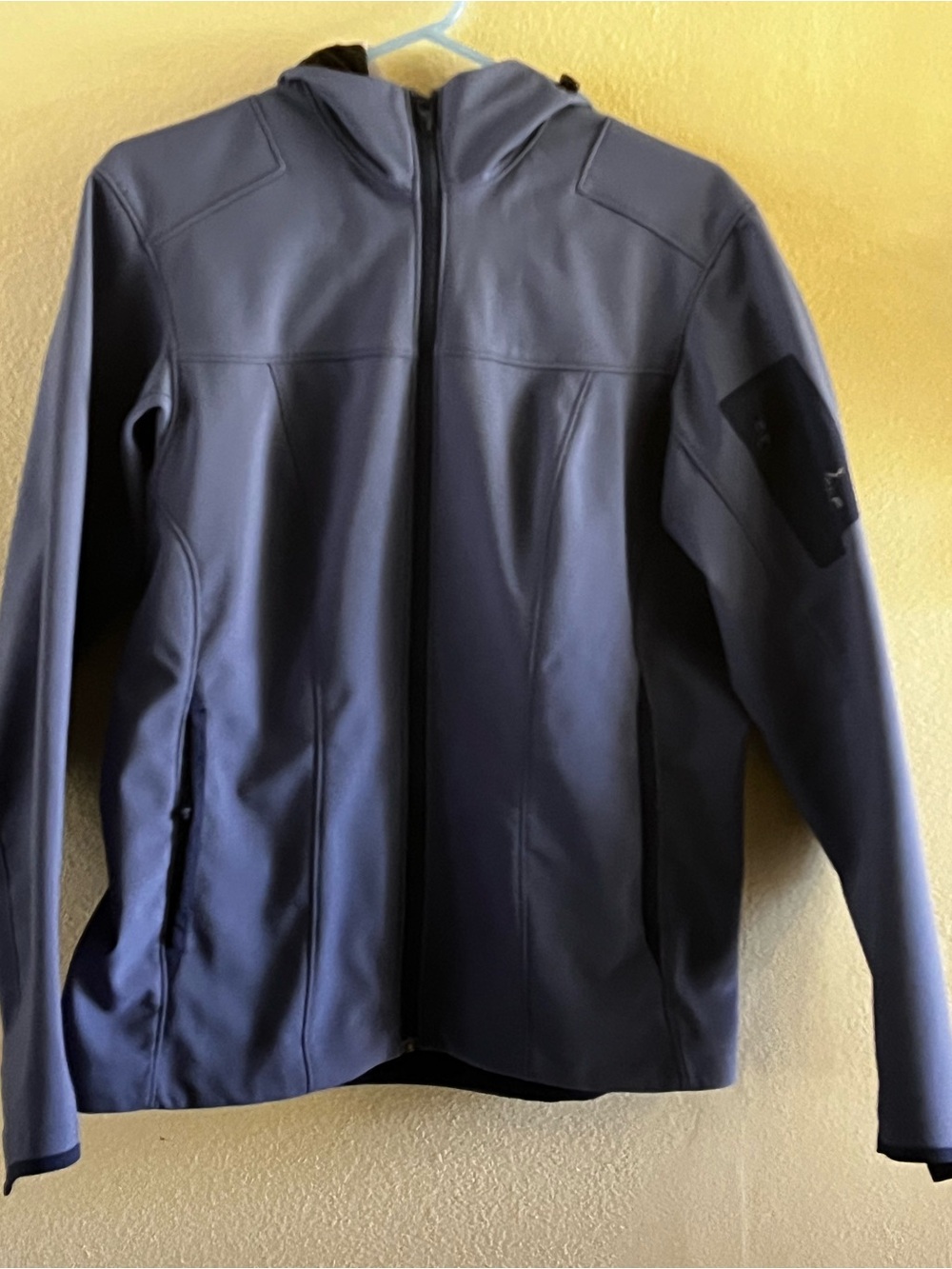 Arc'teryx woMen's Navy Hooded Softshell Jacket
